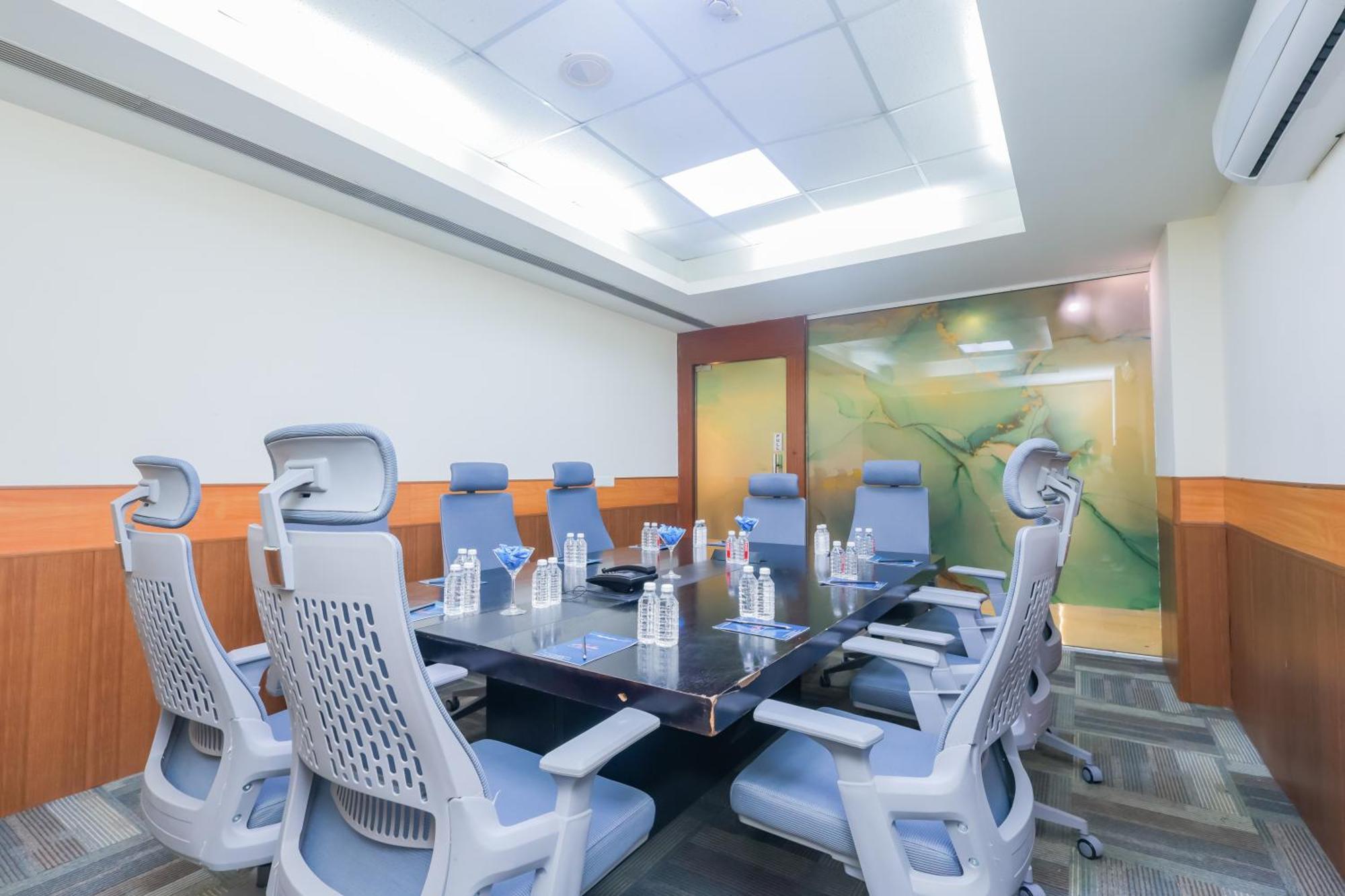 Hyphen Business Hotel Νόιντα Εξωτερικό φωτογραφία