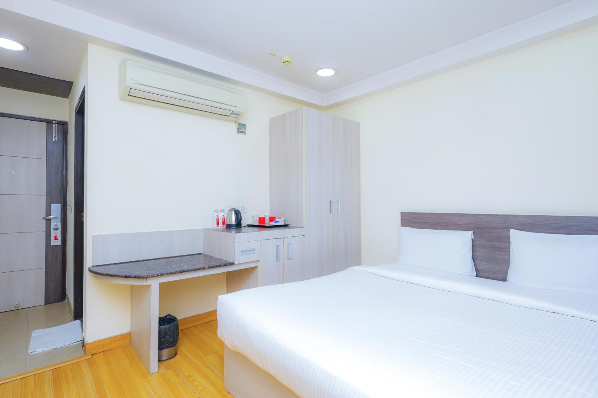 Hyphen Business Hotel Νόιντα Εξωτερικό φωτογραφία