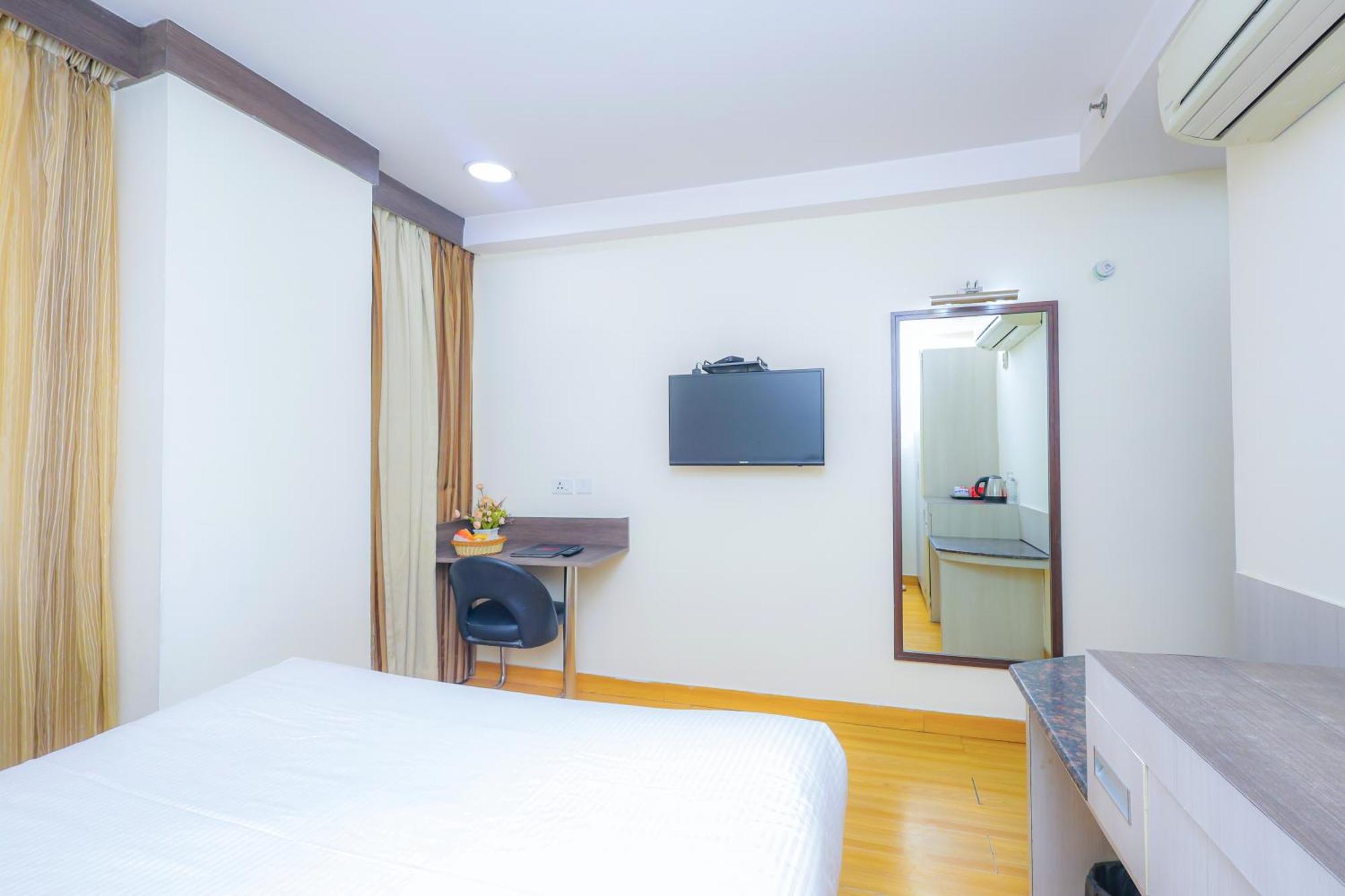 Hyphen Business Hotel Νόιντα Εξωτερικό φωτογραφία