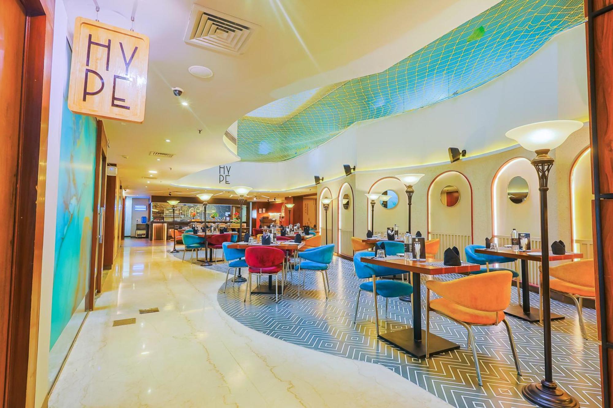Hyphen Business Hotel Νόιντα Εξωτερικό φωτογραφία